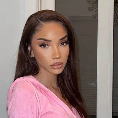 Raven Elyse - Net Worth, Age, Height, Birthday, Bio, Wiki!