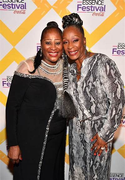 Regina Belle Net Worth, Age, Height, Bio, Birthday, Wiki!