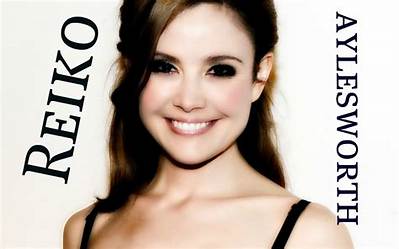 Reiko Aylesworth - Net Worth, Age, Height, Birthday, Bio, Wiki!