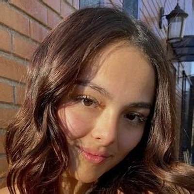 Renata Bondoni - Net Worth, Age, Height, Birthday, Bio, Wiki!