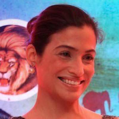 Renata Vasconcellos - Net Worth, Age, Height, Birthday, Bio, Wiki!