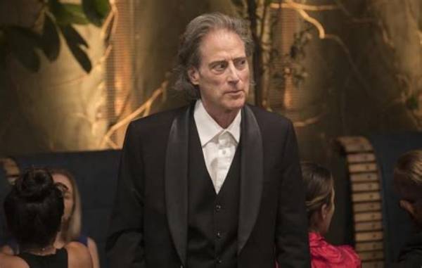 Richard Lewis Net Worth, Age, Height, Bio, Birthday, Wiki!