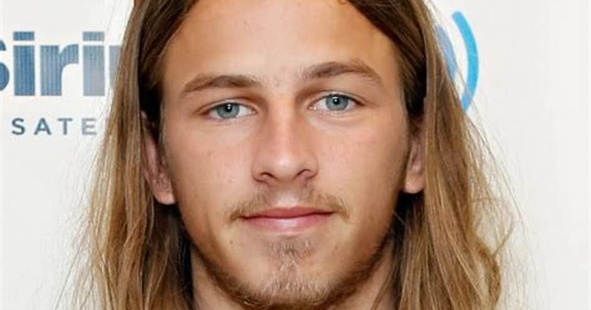 Riley Hawk Net Worth, Age, Height, Bio, Birthday, Wiki!