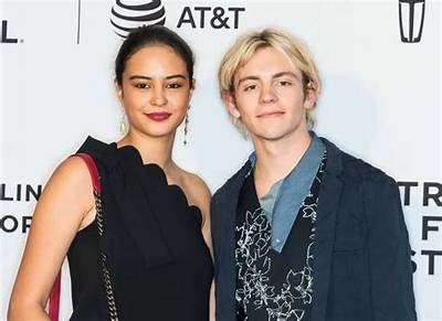 Rob Lynch Net Worth, Age, Height, Bio, Birthday, Wiki!