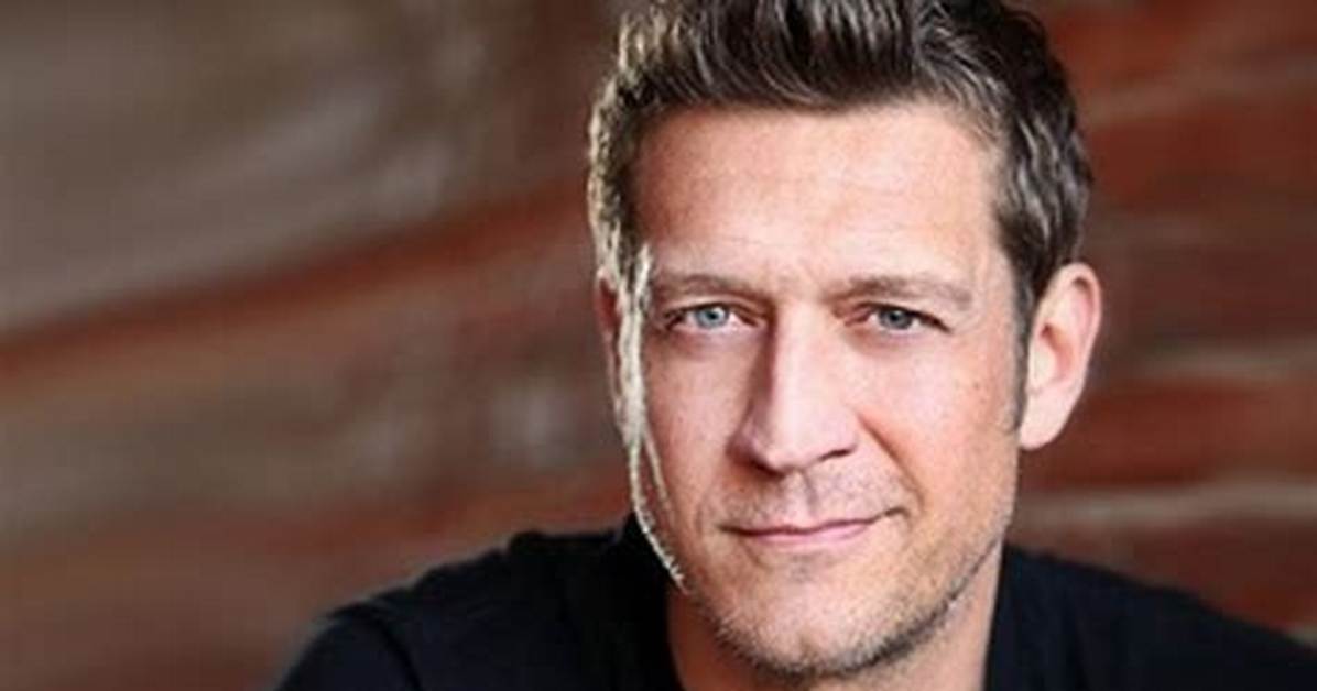 Robert Gant - Net Worth, Age, Height, Birthday, Bio, Wiki!
