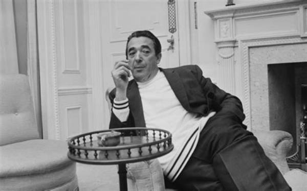 Robert Maxwell Net Worth, Age, Height, Bio, Birthday, Wiki!