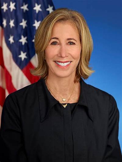 Robin L. Rosenberg - Net Worth, Age, Height, Birthday, Bio, Wiki!