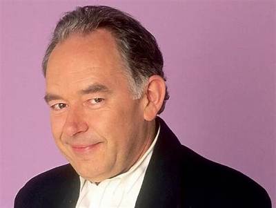 Robin Leach Net Worth, Age, Height, Bio, Birthday, Wiki!