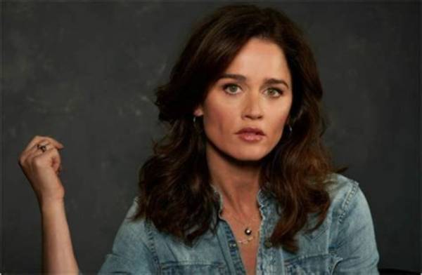 Robin Tunney Net Worth, Age, Height, Bio, Birthday, Wiki!