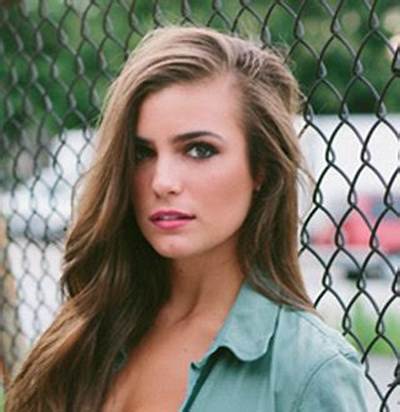 Robyn Hayward - Net Worth, Age, Height, Birthday, Bio, Wiki!