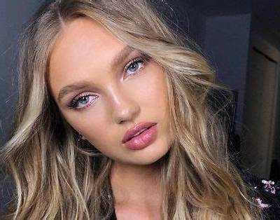 Romee Strijd Net Worth, Age, Height, Bio, Birthday, Wiki!
