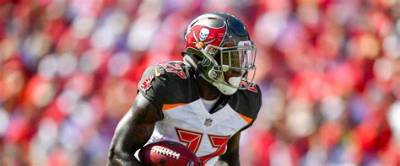 Ronald Jones Ii - Net Worth, Age, Height, Birthday, Bio, Wiki!