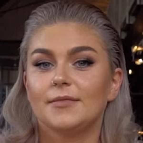 Roxeanne Hazes - Net Worth, Age, Height, Birthday, Bio, Wiki!