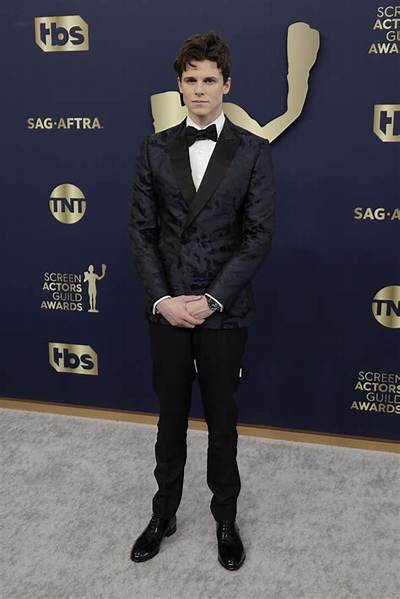 Ruairi O'connor - Net Worth, Age, Height, Birthday, Bio, Wiki!