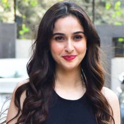 Sadia Faisal - Net Worth, Age, Height, Birthday, Bio, Wiki!