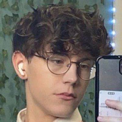 Sam Evans - Net Worth, Age, Height, Birthday, Bio, Wiki!