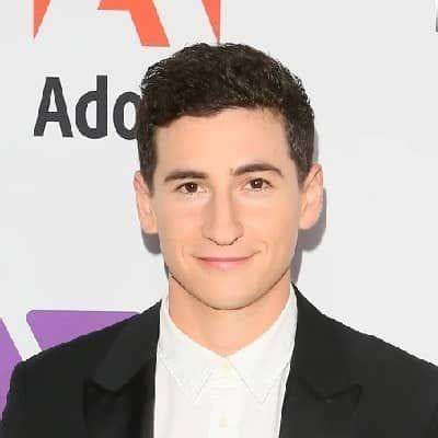 Sam Lerner Net Worth, Age, Height, Bio, Birthday, Wiki!