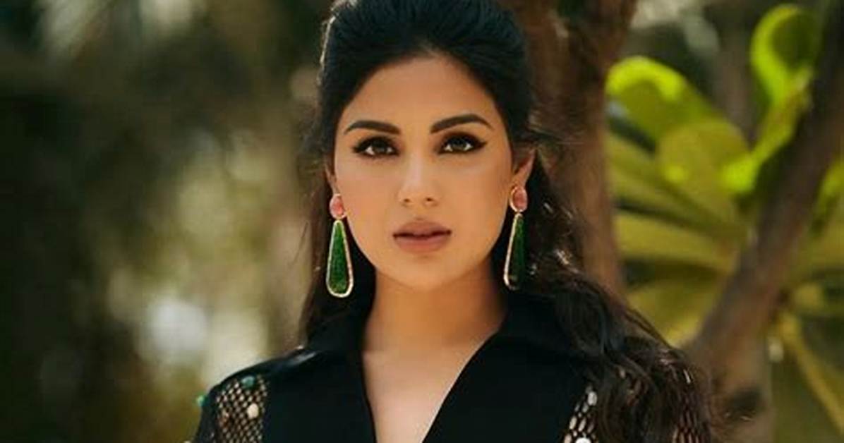 Samyuktha Menon - Net Worth, Age, Height, Birthday, Bio, Wiki!