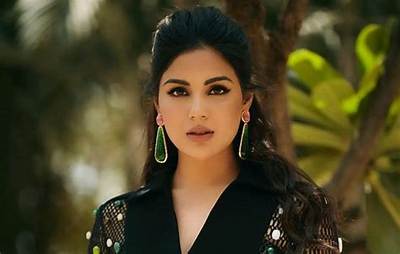 Samyuktha Menon - Net Worth, Age, Height, Birthday, Bio, Wiki!