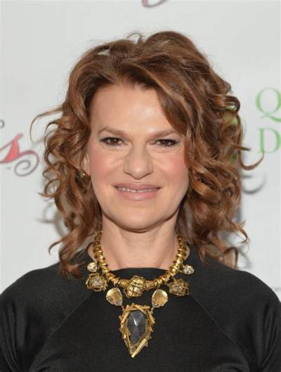 Sandra Bernhard Net Worth 2024, Age, Height, Bio, Birthday, Wiki!
