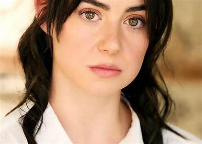 Sarah Gilman Net Worth, Age, Height, Bio, Birthday, Wiki!