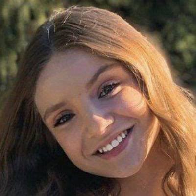 Sarah Hunt Net Worth, Age, Height, Bio, Birthday, Wiki!