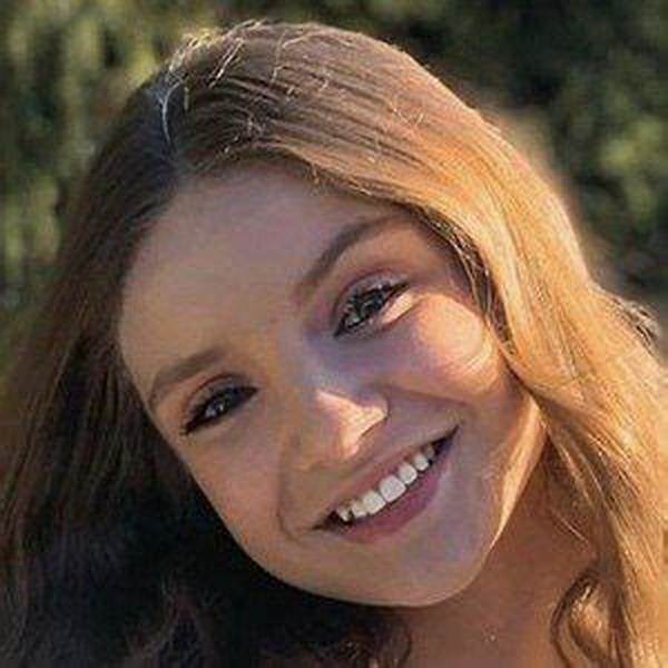 Sarah Hunt Net Worth, Age, Height, Bio, Birthday, Wiki!