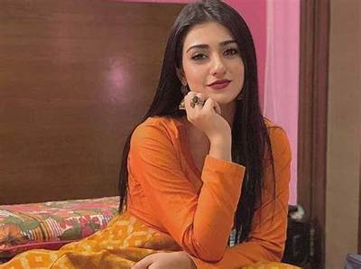 Sarah Khan - Net Worth, Age, Height, Birthday, Bio, Wiki!