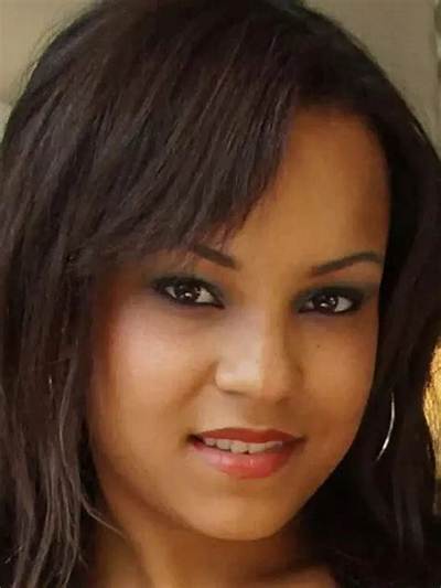 Sasha Frere-Jones - Net Worth, Age, Height, Birthday, Bio, Wiki!