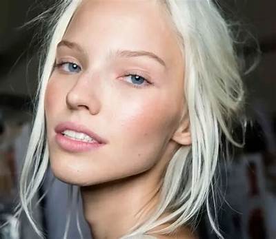 Sasha Luss Net Worth, Age, Height, Bio, Birthday, Wiki!