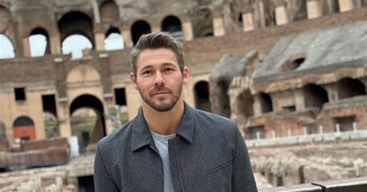 Scott Clifton Net Worth, Age, Height, Bio, Birthday, Wiki!
