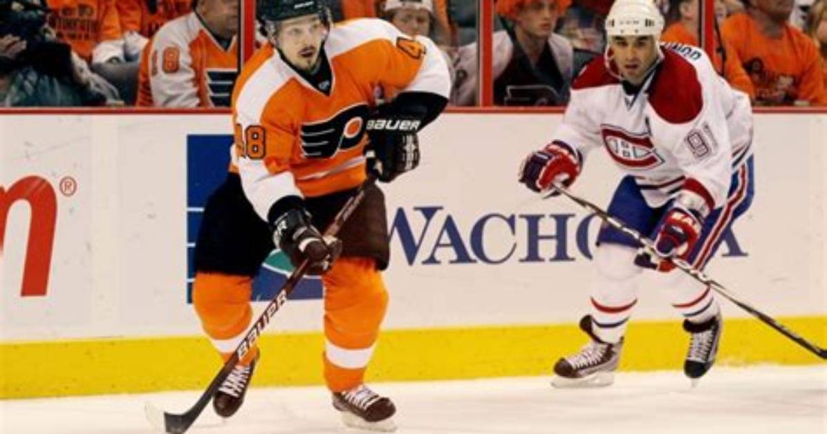 Scott Gomez - Net Worth, Age, Height, Birthday, Bio, Wiki!