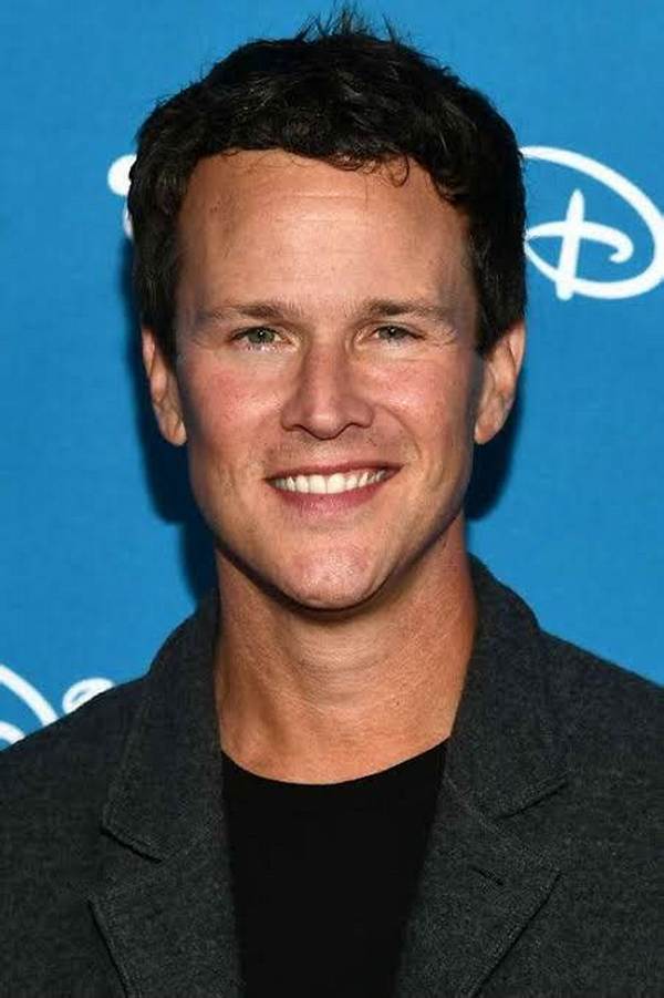 Scott Weinger - Net Worth, Age, Height, Birthday, Bio, Wiki!