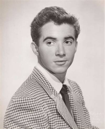 Scotty Beckett Net Worth, Age, Height, Bio, Birthday, Wiki!