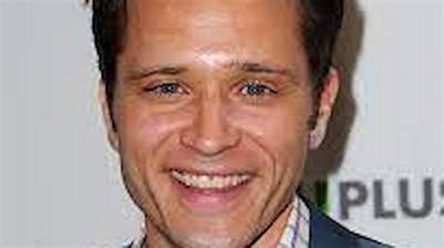 Seamus Dever Net Worth, Age, Height, Bio, Birthday, Wiki!