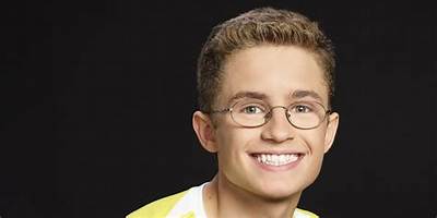 Sean Giambrone Net Worth, Age, Height, Bio, Birthday, Wiki!