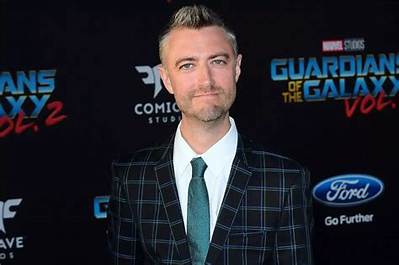 Sean Gunn - Net Worth, Age, Height, Birthday, Bio, Wiki!