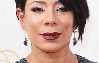 Selenis Leyva Net Worth, Age, Height, Bio, Birthday, Wiki!