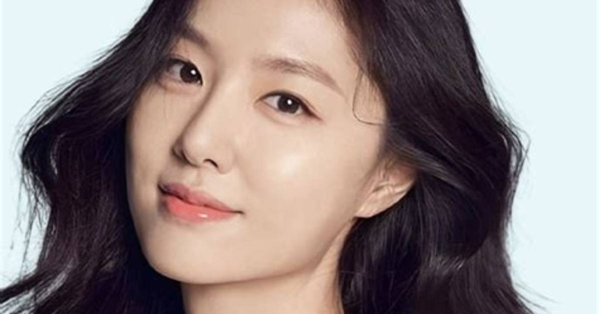 Seo Ji-Hye - Net Worth, Age, Height, Birthday, Bio, Wiki!