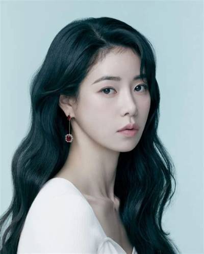 Seo Ji-Yeon - Net Worth, Age, Height, Birthday, Bio, Wiki!