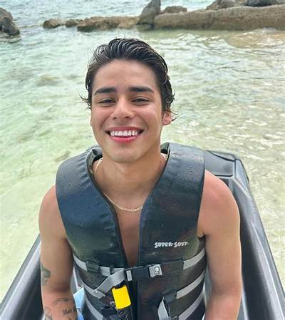 Shade Andrew - Net Worth, Age, Height, Birthday, Bio, Wiki!