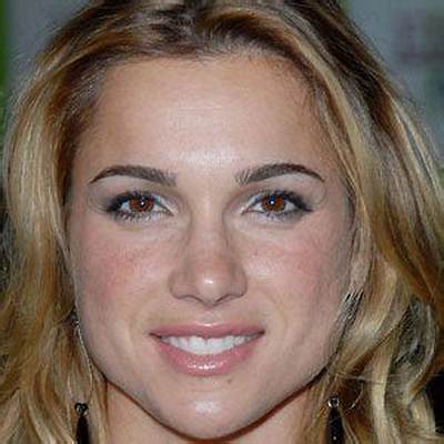 Shana Hiatt Net Worth, Age, Height, Bio, Birthday, Wiki!