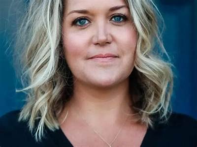 Shauna Niequist - Net Worth, Age, Height, Birthday, Bio, Wiki!
