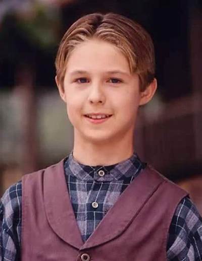 Shawn Toovey Net Worth, Age, Height, Bio, Birthday, Wiki!