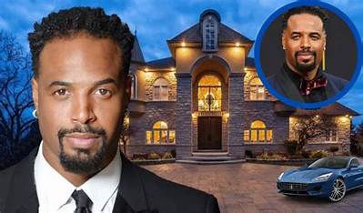 Shawn Wayans Net Worth 2024, Age, Height, Bio, Birthday, Wiki!