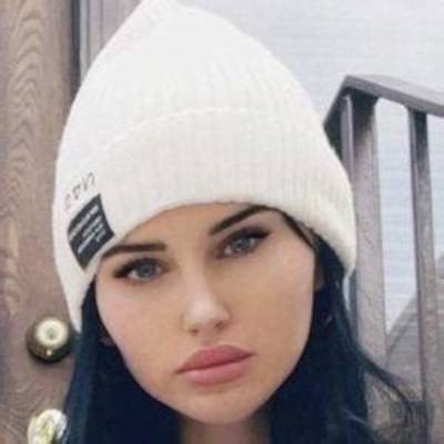 Shea Elyse Net Worth, Age, Height, Bio, Birthday, Wiki!