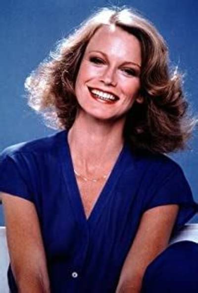 Shelley Hack Net Worth, Age, Height, Bio, Birthday, Wiki!