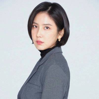 Shin Dong-Mi - Net Worth, Age, Height, Birthday, Bio, Wiki!
