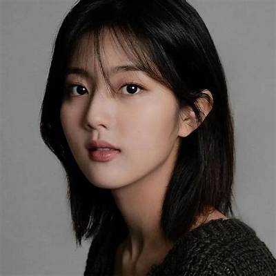 Shin Eun-Soo - Net Worth, Age, Height, Birthday, Bio, Wiki!
