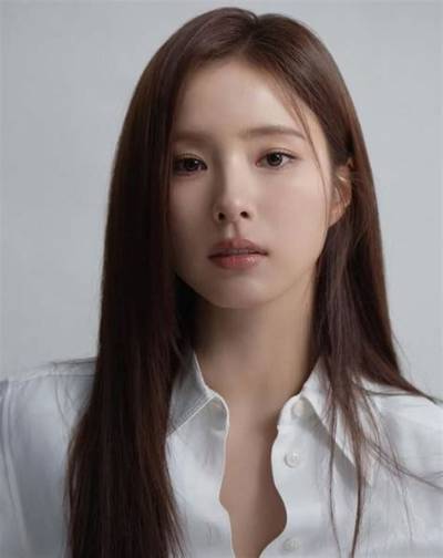 Shin Se-Kyung - Net Worth, Age, Height, Birthday, Bio, Wiki!